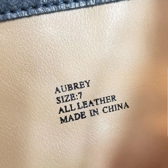 BCBGMaxAzria Aubrey Grey Leather Heeled Boots 7 - Picture 7 of 7